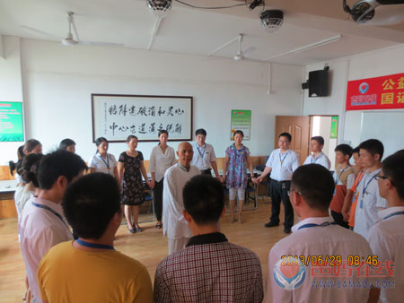 爸妈在线生命教育学院书记王一心来总部讲课