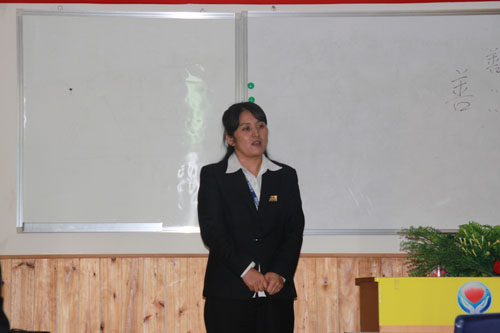 财务部部长周慧敏