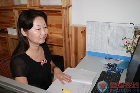 总部<a href=http://www.bamaol.com/ target='_blank' title='心理咨询师'><strong>心理咨询师</strong></a>服务中心主任孙琴