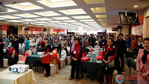 2014年1月9日上午9点，在银川市太阳神大酒店，为期三天两晚的爸妈在线“关爱生命 共筑健康”——企业家健康和企业发展高峰论坛第八场银川站拉开帷幕。
