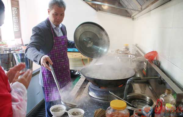 与大自然和谐相处，世界一家美满幸福