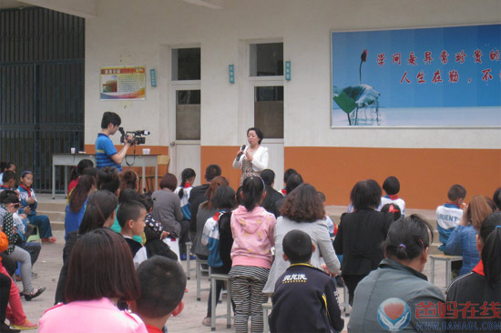 长治市心身健康咨询中心幸福大讲堂深入澳瑞特学校