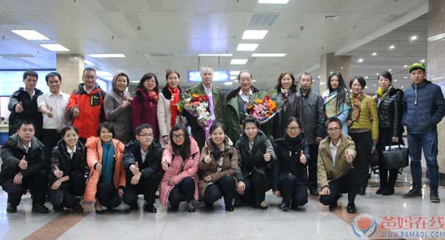 到达哈尔滨机场合影.JPG