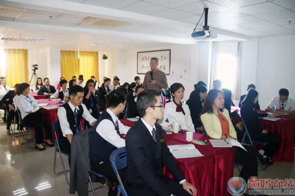 公司的发展，最根本的就是以人为本。在所有爸妈在线人的团结努力下，爸妈在线8年的风雨历程，以其独有的商业运营模式，形成了独特的资源共享平台，为社会和谐做出了巨大的贡献。 改革者进，创新者强，改革创新者胜。在“互联网+”的大数据时代，市场竞争日益激烈。竞争与机遇共存，为应对市场挑战，抓住历史机遇，以全新的姿态迎接辉腾的2016年，爸妈在线自上而下，进行彻底改革，让每一位成员以主人的身份去为爸妈在线的发展而努力奉献，同时，大家也能以主人的身份，分享爸妈在线丰硕的成果。从员工到主人，从我为公司工作到我为自己创业。爸妈在线首先的改革就是转变爸妈在线总部人员的合作关系，从聘雇关系到共同合作创业关系，这将是从量变到质变的一道转折，是爸妈在线腾飞的新起点。 作为爸妈在线的主人，先以学习为核心，以感情为纽带，从思维转変到落地，以企业家的身份去严格要求做好自己相关工作，全力以赴了协助他人，团结互助、齐心协力，从而促进自己的成长，实现自我价值；为爸妈在线的发展贡献自己的才智，注入源源的动力；为社会创造效益，为社会和谐奉献充满爱与感恩的正能量。 识人者兴，用人者旺，育人者远。对于为爸妈在线服务的人员来说,注定要在企业发展的道路上承担历史的使命。让他们成长,让他们成才,让他们成为扶摇而上的鲲鹏,爸妈在线实行新的改革制度，在整合原有人才培养模式的基础上,将更精准的识别人才、任用人才，投入更多的时间和经历培育具有高尚品德，且有相同价值观的人才，搭建起了人才培养的天梯。进一步稳固与发展爸妈在线的伟大事业。 走进爸妈在线，人人都是爸妈在线人，肩负着忠信与责任，将为全人类和谐的崇高事业而努力奋斗。在新常态下，爸妈在线通过改变增长方式，进行结构化改革，团结一心、众志成城，必将实现爸妈在线近期和远期的目标，共同迎接世界和谐美好的明天。