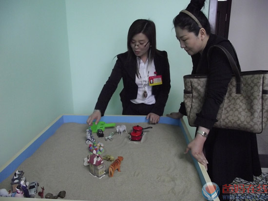 市总工会、市心理学会联合筹建的全市职工心理咨询室成立仪式正式开幕