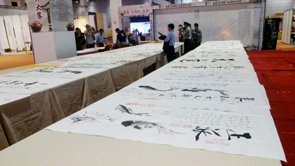 　　我是爱新觉罗溥光，我来自香港，叁山五岳开道，我来了;