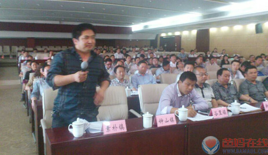 贵阳市中心主任杨丽春走进黔西县委