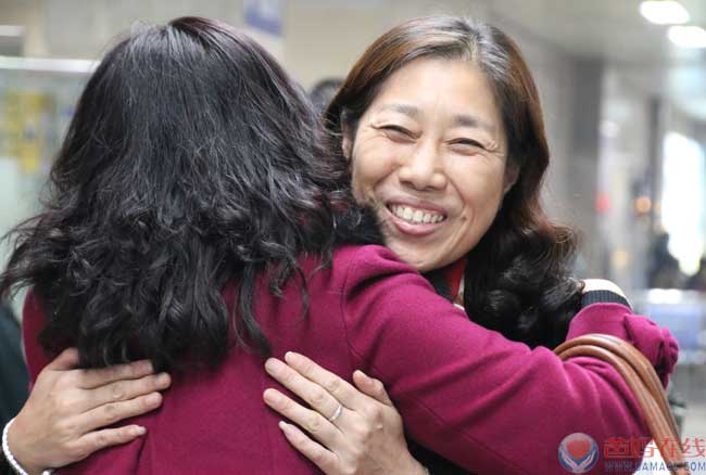 爸妈在线总部团队抵达哈尔滨，投入峰会的准备工作