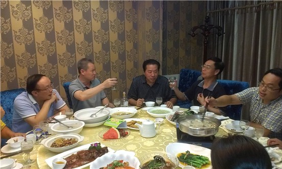 爸妈在线总裁胡煜约见心理界知名学者燕良轼等人 爸妈在线总裁胡煜约见心理界知名学者燕良轼等人